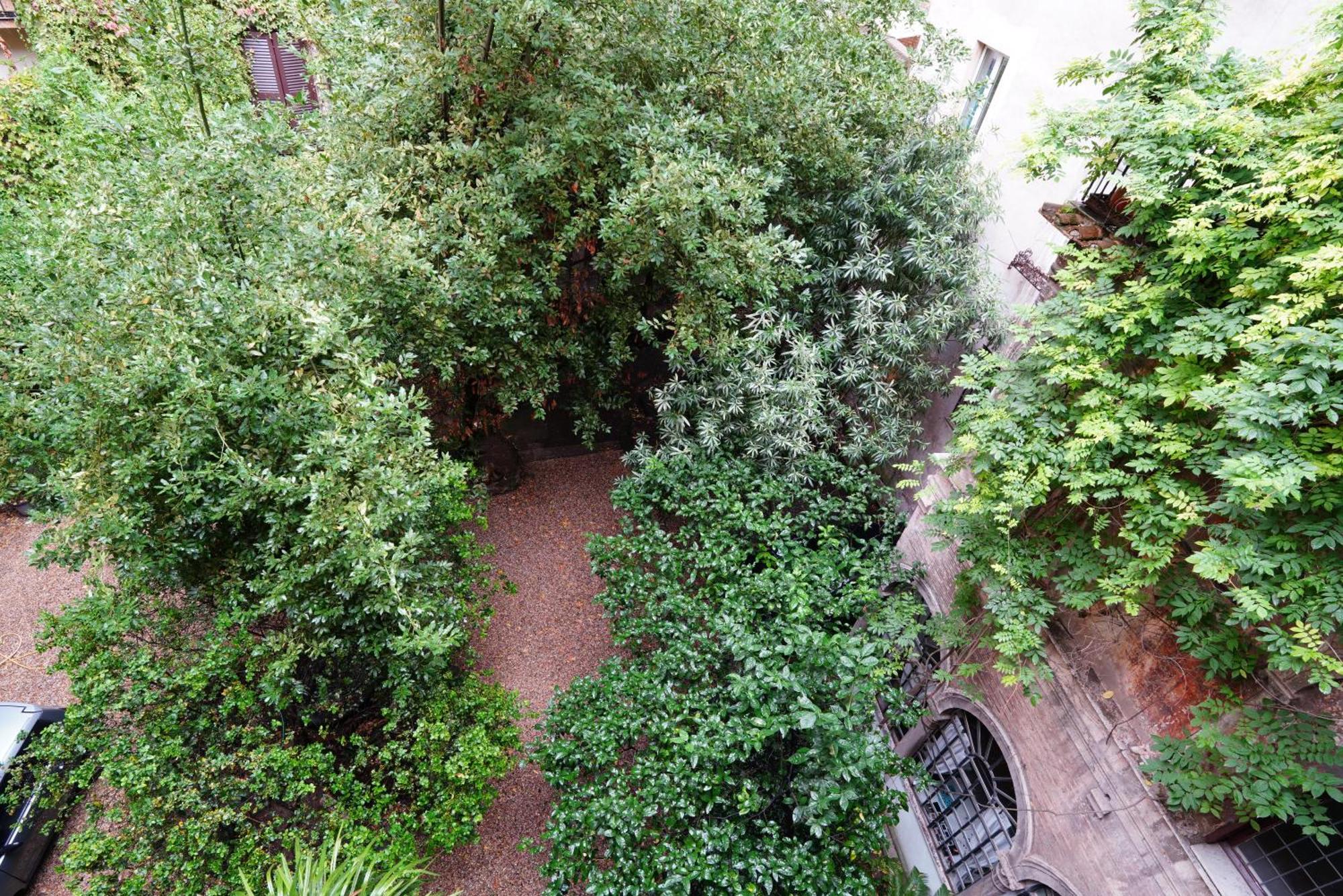 Rome Center, Luxury & History In Via Monserrato Exterior photo
